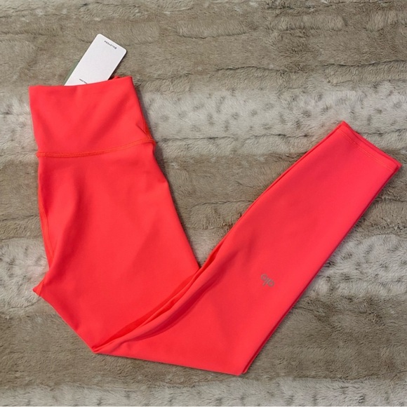 NWT💕ALO 7/8 High-Waist Airlift Legging
in Fluorescent Pink Coral Size M - Picture 7 of 12